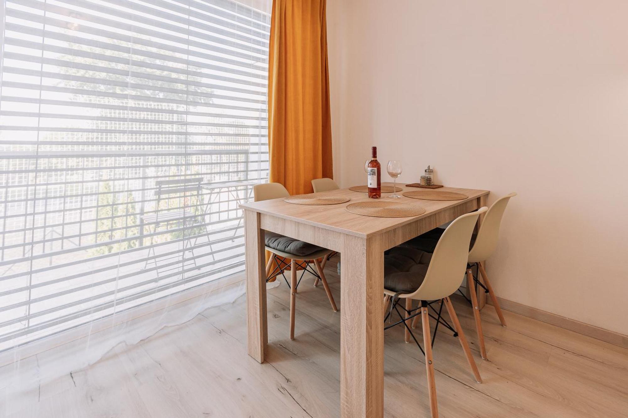 Sunrise Apartments Szenc Kültér fotó